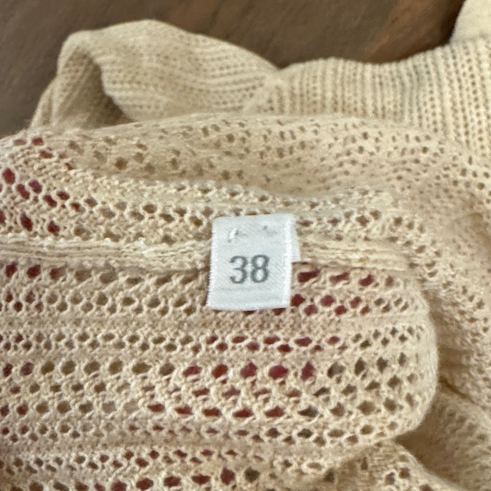 Prada Beige and Red Knit Detail - Picture 3 of 4